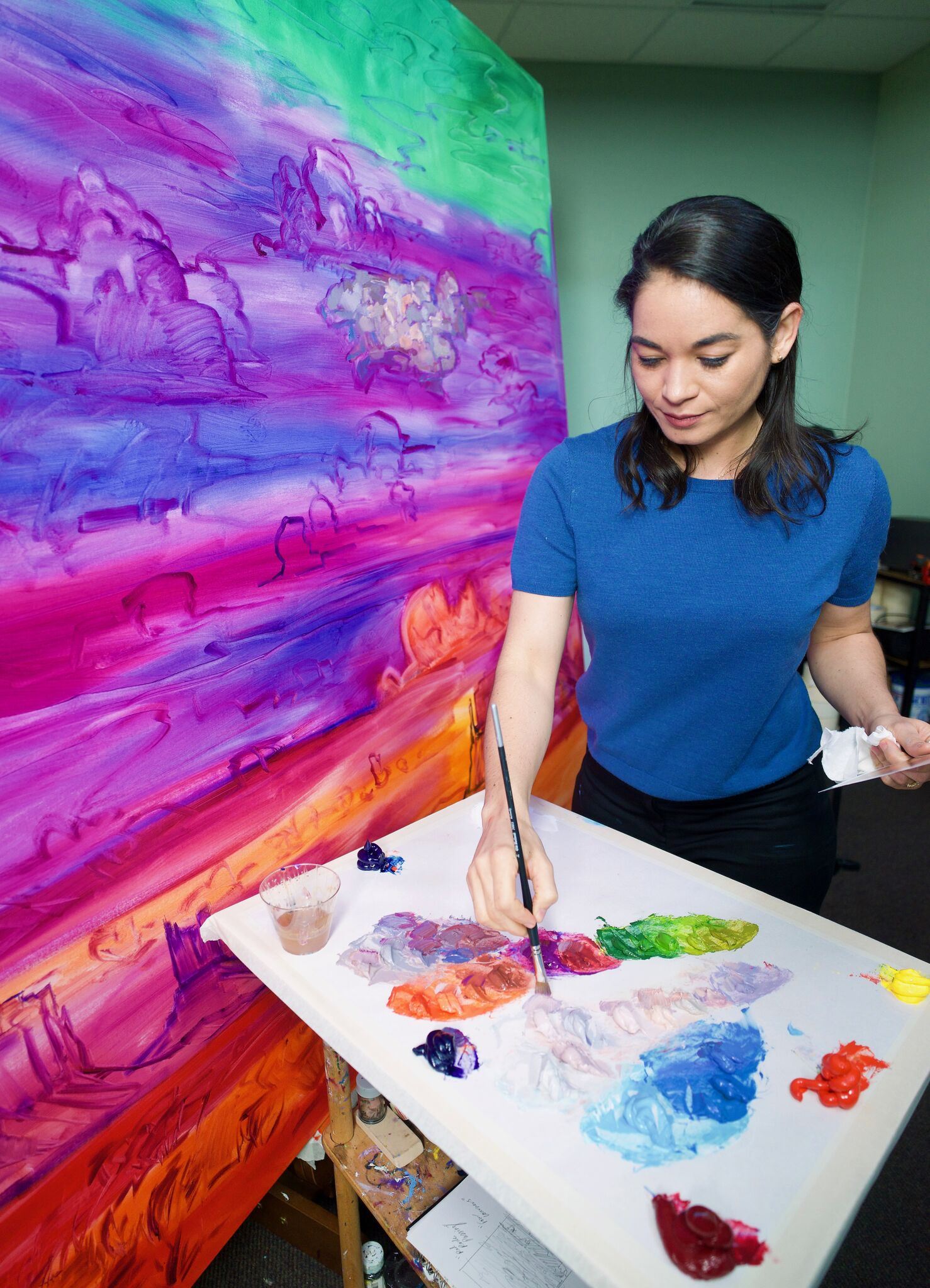 Erin Hanson preparing a palette