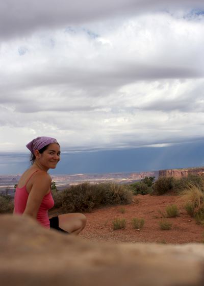 Erin Hanson hiking in Arizona
